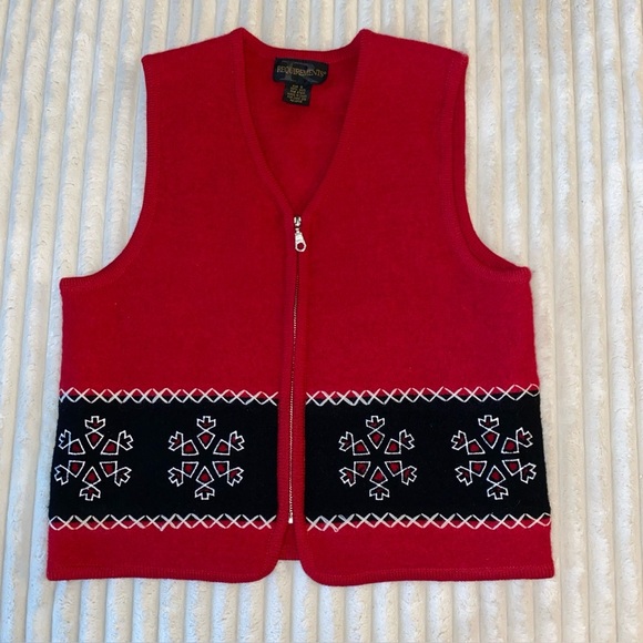 Requirements Jackets & Blazers - Red and Black Zip-Up Vest with Snowflake Pattern Wool Christmas Ugly Sweater
